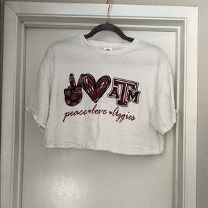 Texas A&M Aggies Peace Love Aggies Graphic Crop T-Shirt